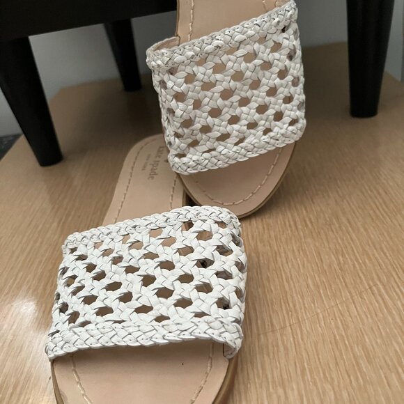 kate spade Shoes - EUC KATE SPADE White Berlin Woven Leather Slide Sandals (7.5)